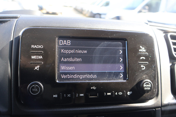 Peugeot Boxer 2.2 BlueHDi 180pk L4 H2 Automaat Airco Navigatie Camera