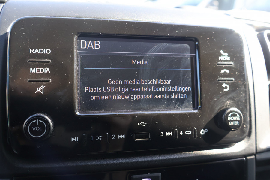 Peugeot Boxer 2.2 BlueHDi 180pk L4 H2 Automaat Airco Navigatie Camera