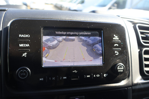 Peugeot Boxer 2.2 BlueHDi 180pk L4 H2 Automaat Airco Navigatie Camera