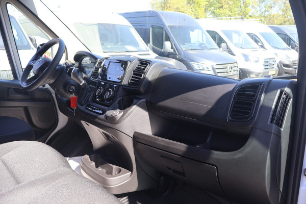 Peugeot Boxer 2.2 BlueHDi 180pk L4 H2 Automaat Airco Navigatie Camera