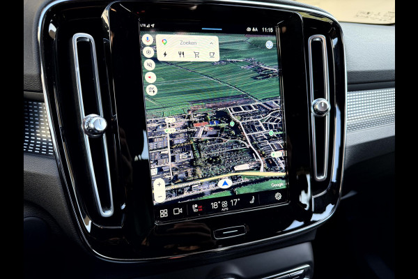 Volvo XC40 Recharge P8 AWD R-Design SOH 92.3%, Leer, Camera, Trekhaak