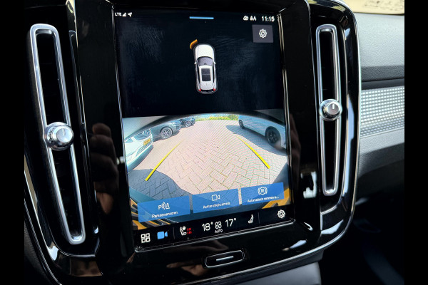 Volvo XC40 Recharge P8 AWD R-Design SOH 92.3%, Leer, Camera, Trekhaak