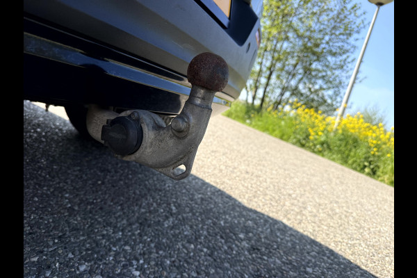 Volvo XC40 Recharge P8 AWD R-Design SOH 92.3%, Leer, Camera, Trekhaak