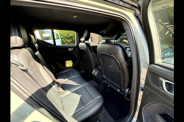 Volvo XC40 Recharge P8 AWD R-Design SOH 92.3%, Leer, Camera, Trekhaak
