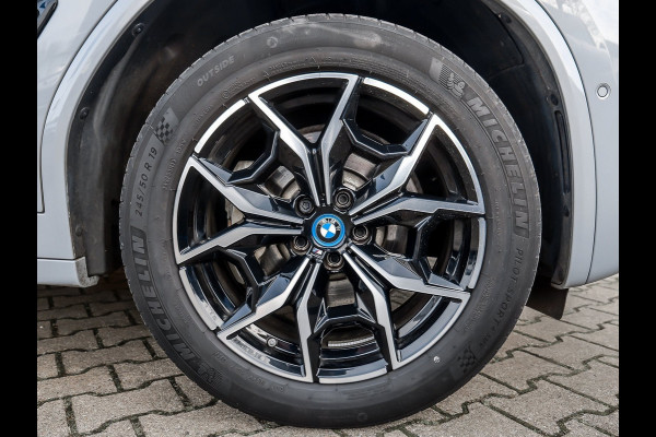 BMW X3 xDrive30e M-SPORT ** LED, BRUIN LEDER, PANORAMA, ACC, TREKH, 19-inch LMV ** UNFALLFREI - DEALER ONDERH ** ** INFORMEER OOK NAAR ONZE AANTREKKELIJKE FINANCIAL-LEASE TARIEVEN **