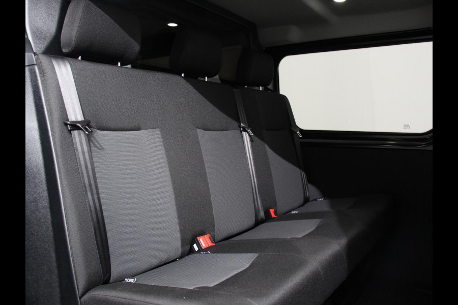 Renault Trafic 2.0 Blue dCi 150PK T30 L2H1 Advance Automaat Dubbele cabine Navigatie Airco Lichtmetalen velgen Betimmering Trekhaak Camera Parkeer sensoren Dab