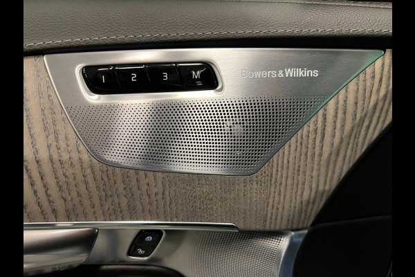 Volvo XC90 2.0 T8 Recharge AWD Ultimate Dark 7P LONG RANGE PANO/LUCHTV/B&W/STOELVENTILATIE/LEDER/H-UP/DAB/360CAM///