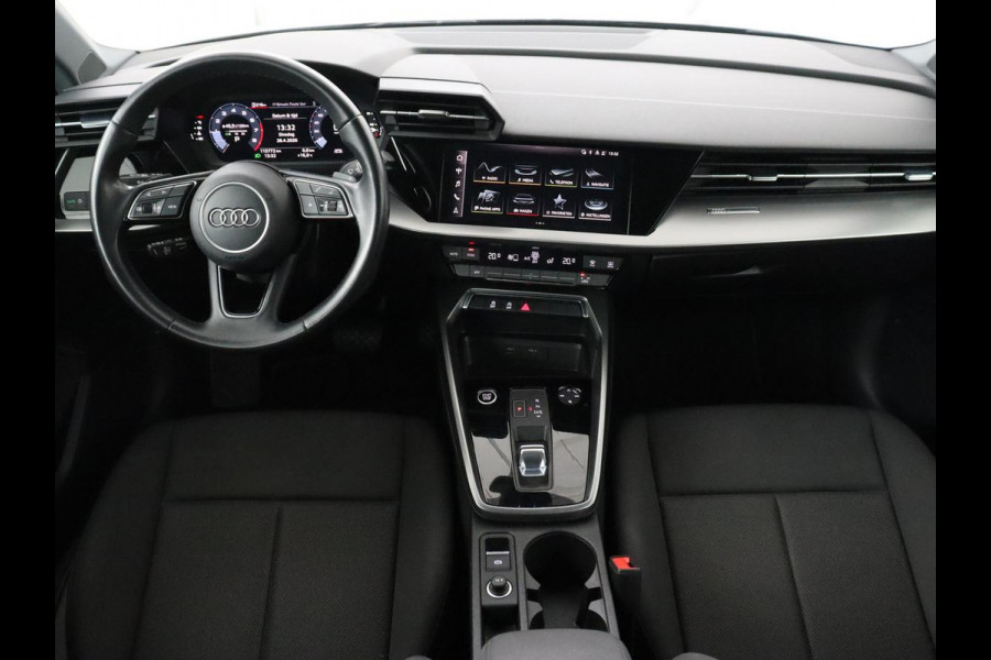 Audi A3 30 TFSI Pro Line | Carplay | Full LED | Climate control | Virtual Cockpit | Parkeerhulp | Cruise control | DAB | Bluetooth