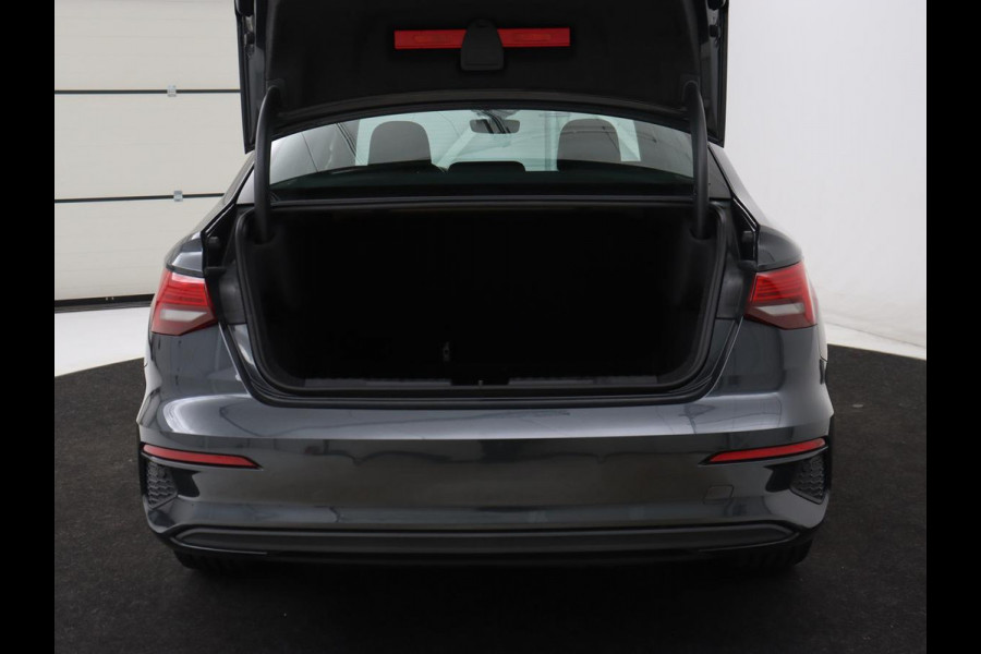 Audi A3 30 TFSI Pro Line | Carplay | Full LED | Climate control | Virtual Cockpit | Parkeerhulp | Cruise control | DAB | Bluetooth