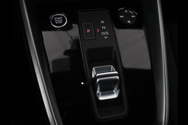 Audi A3 30 TFSI Pro Line | Carplay | Full LED | Climate control | Virtual Cockpit | Parkeerhulp | Cruise control | DAB | Bluetooth