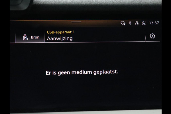 Audi A3 30 TFSI Pro Line | Carplay | Full LED | Climate control | Virtual Cockpit | Parkeerhulp | Cruise control | DAB | Bluetooth