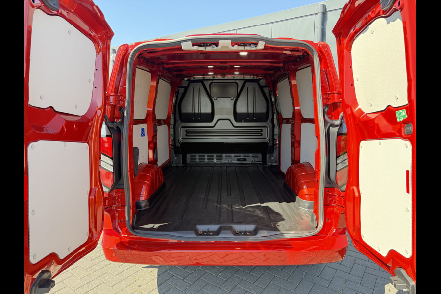 Ford Transit Custom 320 2.0 TDCI 150 PK / LIMITED / ***UNIEK 7.407 KM*** / L1H1 / ADAPTIVE CRUISE / CAMERA / AIRCO / BLINDSPOT / LANE ASSIST / 3-ZIT