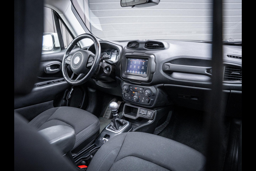 Jeep Renegade 1.0T Limited - Black series l Bull Bar l Pano l Auto Carplay