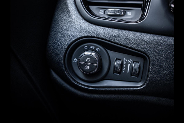 Jeep Renegade 1.0T Limited - Black series l Bull Bar l Pano l Auto Carplay