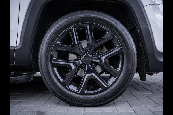 Jeep Renegade 1.0T Limited - Black series l Bull Bar l Pano l Auto Carplay