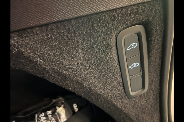 Volvo XC90 2.0 T8 Recharge AWD Ultimate Dark 7P LONG RANGE PANO/LUCHTV/B&W/STOELVENTILATIE/LEDER/H-UP/DAB/360CAM///