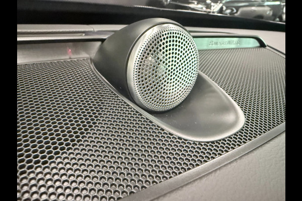 Volvo XC90 2.0 T8 Recharge AWD Ultimate Dark 7P LONG RANGE PANO/LUCHTV/B&W/STOELVENTILATIE/LEDER/H-UP/DAB/360CAM///