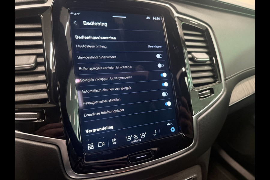 Volvo XC90 2.0 T8 Recharge AWD Ultimate Dark 7P LONG RANGE PANO/LUCHTV/B&W/STOELVENTILATIE/LEDER/H-UP/DAB/360CAM///