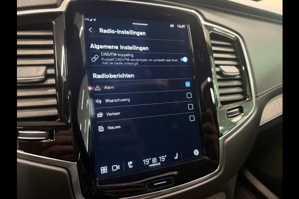 Volvo XC90 2.0 T8 Recharge AWD Ultimate Dark 7P LONG RANGE PANO/LUCHTV/B&W/STOELVENTILATIE/LEDER/H-UP/DAB/360CAM///