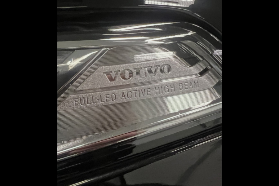 Volvo XC90 2.0 T8 Recharge AWD Ultimate Dark 7P LONG RANGE PANO/LUCHTV/B&W/STOELVENTILATIE/LEDER/H-UP/DAB/360CAM///