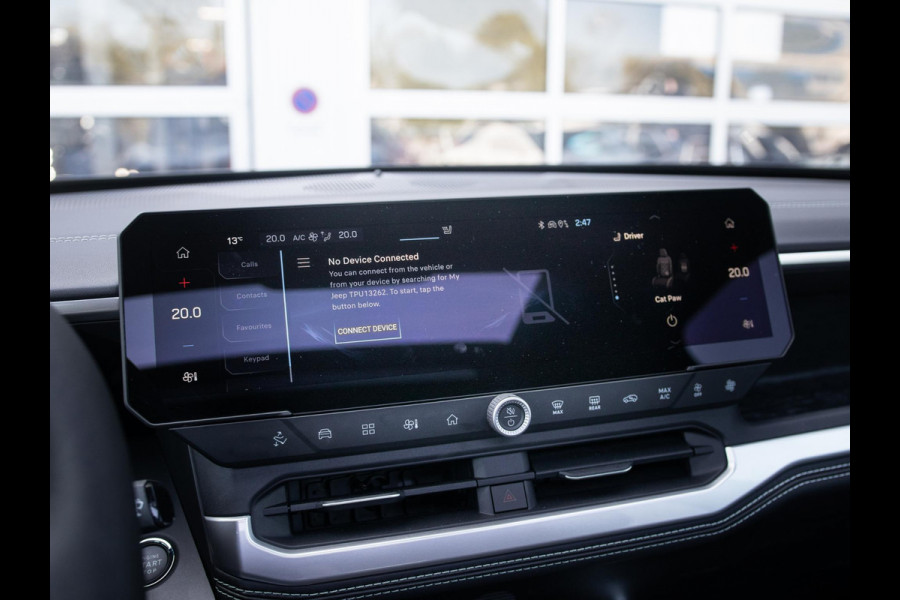 Jeep Compass First Edition 74 kWh | Direct leverbaar | Adapt. Cruise | Camera | Carplay | 20" | Elektr. A-Klep | Navi | Winter Pack | Schuif/Kanteldak | Premium Pack | Conv. Pack | Warmtepomp