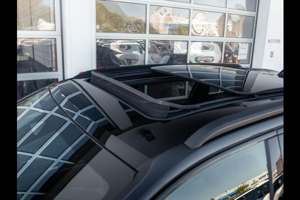 Jeep Compass First Edition 74 kWh | Direct leverbaar | Adapt. Cruise | Camera | Carplay | 20" | Elektr. A-Klep | Navi | Winter Pack | Schuif/Kanteldak | Premium Pack | Conv. Pack | Warmtepomp