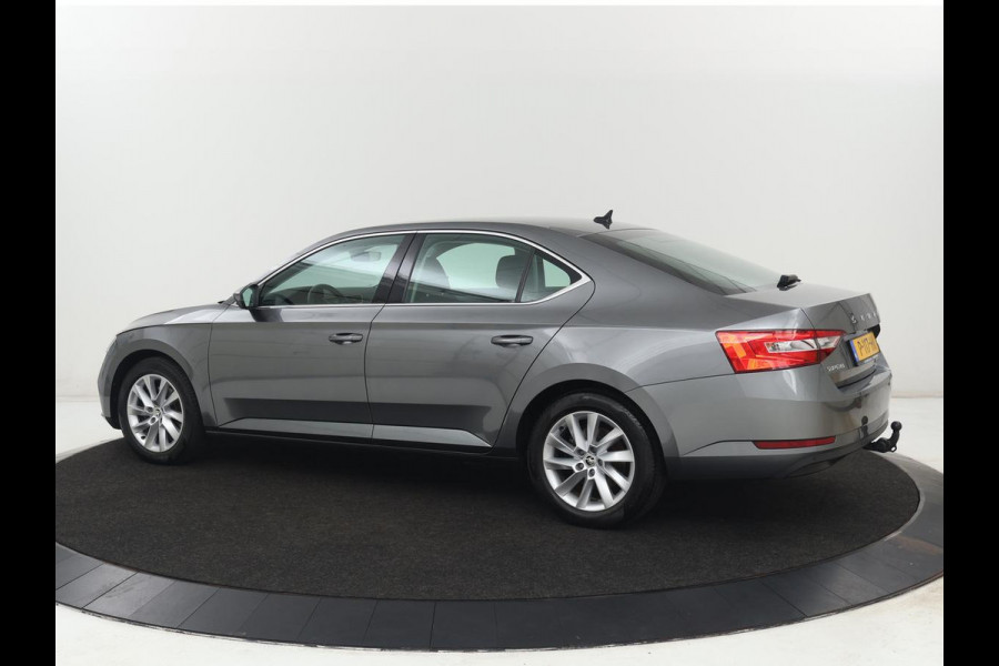 Škoda Superb 1.4 TSI iV Business Edition Plus | SOH 90,1% | Trekhaak | Stoelverwarming | Adaptive cruise | Carplay | Camera | Achterbankverwarming | Navigatie | Keyless | Side Assist | Full LED | PHEV | Plug In