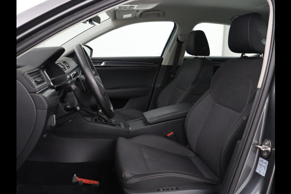 Škoda Superb 1.4 TSI iV Business Edition Plus | SOH 90,1% | Trekhaak | Stoelverwarming | Adaptive cruise | Carplay | Camera | Achterbankverwarming | Navigatie | Keyless | Side Assist | Full LED | PHEV | Plug In