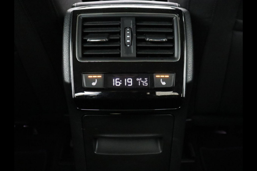 Škoda Superb 1.4 TSI iV Business Edition Plus | SOH 90,1% | Trekhaak | Stoelverwarming | Adaptive cruise | Carplay | Camera | Achterbankverwarming | Navigatie | Keyless | Side Assist | Full LED | PHEV | Plug In