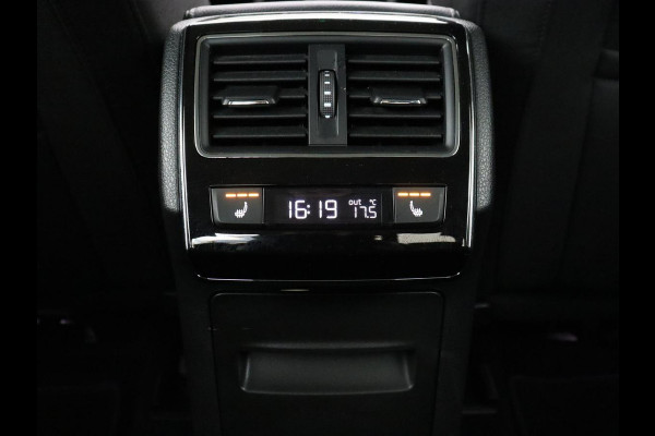 Škoda Superb 1.4 TSI iV Business Edition Plus | SOH 90,1% | Trekhaak | Stoelverwarming | Adaptive cruise | Carplay | Camera | Achterbankverwarming | Navigatie | Keyless | Side Assist | Full LED | PHEV | Plug In