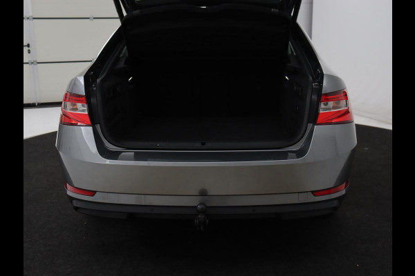 Škoda Superb 1.4 TSI iV Business Edition Plus | SOH 90,1% | Trekhaak | Stoelverwarming | Adaptive cruise | Carplay | Camera | Achterbankverwarming | Navigatie | Keyless | Side Assist | Full LED | PHEV | Plug In