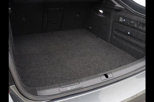 Škoda Superb 1.4 TSI iV Business Edition Plus | SOH 90,1% | Trekhaak | Stoelverwarming | Adaptive cruise | Carplay | Camera | Achterbankverwarming | Navigatie | Keyless | Side Assist | Full LED | PHEV | Plug In