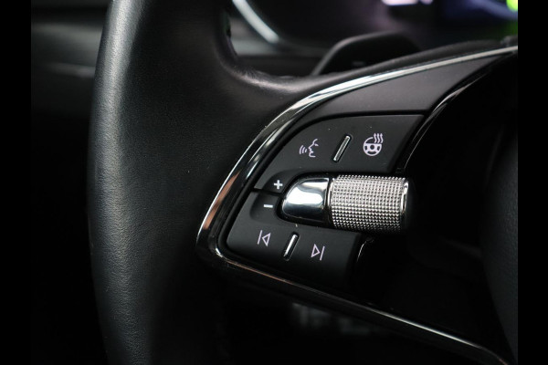 Škoda Superb 1.4 TSI iV Business Edition Plus | SOH 90,1% | Trekhaak | Stoelverwarming | Adaptive cruise | Carplay | Camera | Achterbankverwarming | Navigatie | Keyless | Side Assist | Full LED | PHEV | Plug In