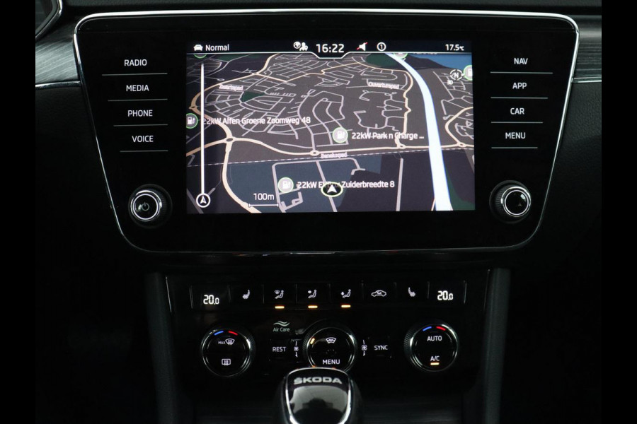 Škoda Superb 1.4 TSI iV Business Edition Plus | SOH 90,1% | Trekhaak | Stoelverwarming | Adaptive cruise | Carplay | Camera | Achterbankverwarming | Navigatie | Keyless | Side Assist | Full LED | PHEV | Plug In