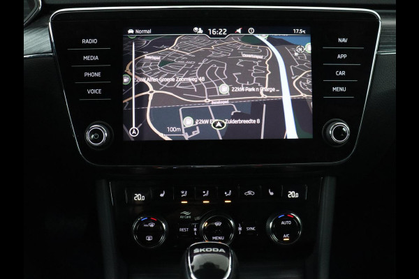 Škoda Superb 1.4 TSI iV Business Edition Plus | SOH 90,1% | Trekhaak | Stoelverwarming | Adaptive cruise | Carplay | Camera | Achterbankverwarming | Navigatie | Keyless | Side Assist | Full LED | PHEV | Plug In