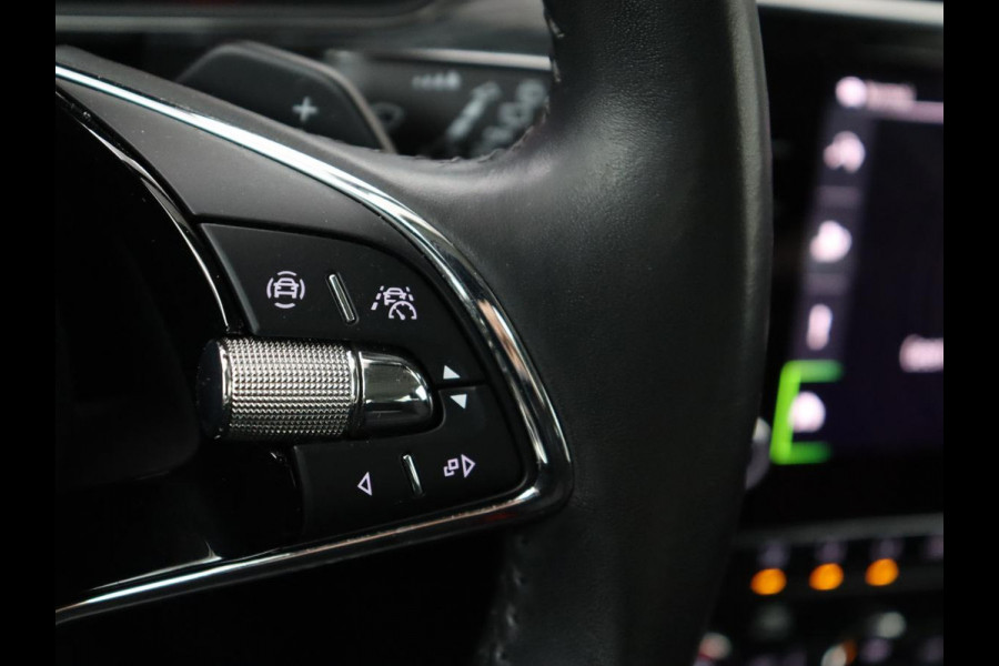 Škoda Superb 1.4 TSI iV Business Edition Plus | SOH 90,1% | Trekhaak | Stoelverwarming | Adaptive cruise | Carplay | Camera | Achterbankverwarming | Navigatie | Keyless | Side Assist | Full LED | PHEV | Plug In