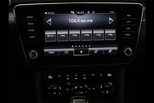 Škoda Superb 1.4 TSI iV Business Edition Plus | SOH 90,1% | Trekhaak | Stoelverwarming | Adaptive cruise | Carplay | Camera | Achterbankverwarming | Navigatie | Keyless | Side Assist | Full LED | PHEV | Plug In