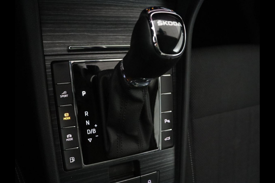 Škoda Superb 1.4 TSI iV Business Edition Plus | SOH 90,1% | Trekhaak | Stoelverwarming | Adaptive cruise | Carplay | Camera | Achterbankverwarming | Navigatie | Keyless | Side Assist | Full LED | PHEV | Plug In