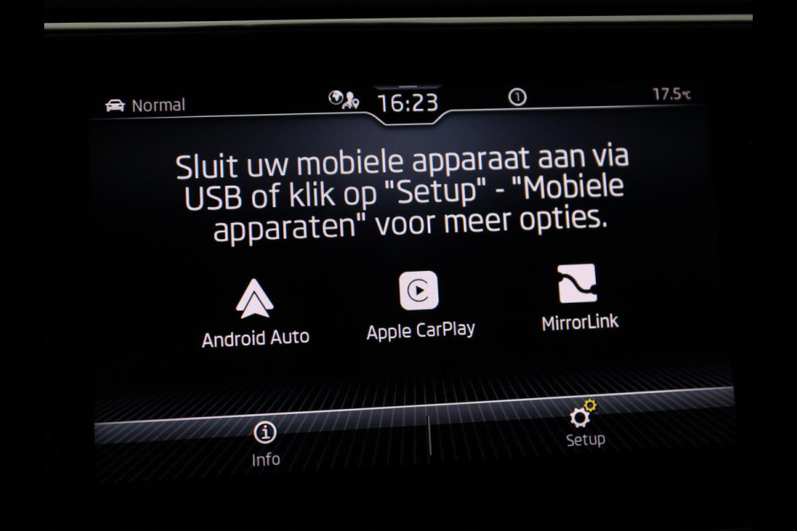 Škoda Superb 1.4 TSI iV Business Edition Plus | SOH 90,1% | Trekhaak | Stoelverwarming | Adaptive cruise | Carplay | Camera | Achterbankverwarming | Navigatie | Keyless | Side Assist | Full LED | PHEV | Plug In