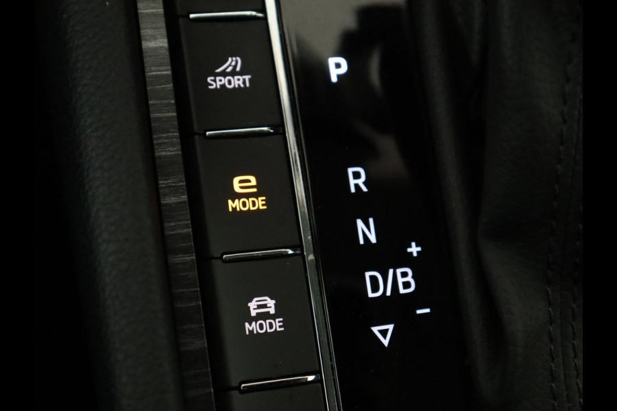 Škoda Superb 1.4 TSI iV Business Edition Plus | SOH 90,1% | Trekhaak | Stoelverwarming | Adaptive cruise | Carplay | Camera | Achterbankverwarming | Navigatie | Keyless | Side Assist | Full LED | PHEV | Plug In