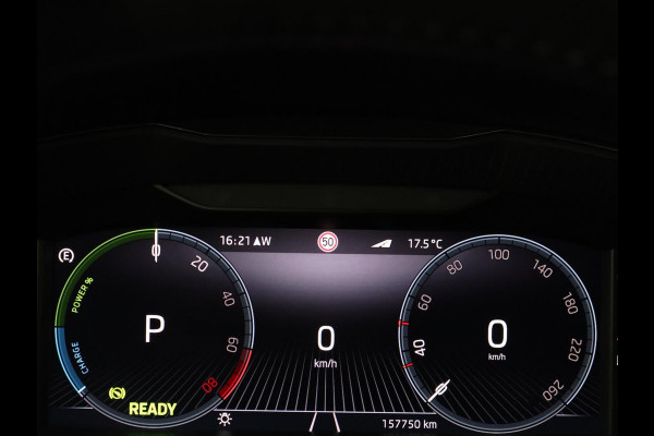 Škoda Superb 1.4 TSI iV Business Edition Plus | SOH 90,1% | Trekhaak | Stoelverwarming | Adaptive cruise | Carplay | Camera | Achterbankverwarming | Navigatie | Keyless | Side Assist | Full LED | PHEV | Plug In