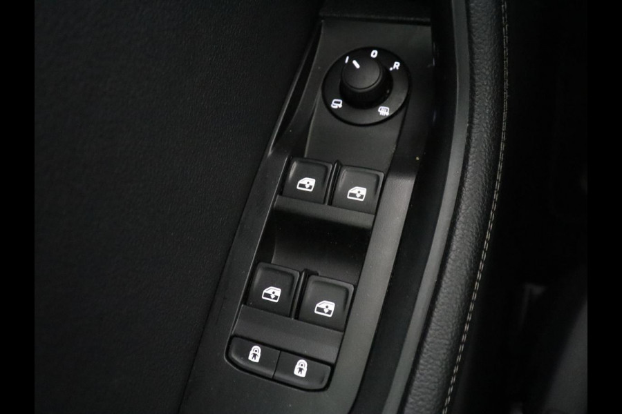 Škoda Superb 1.4 TSI iV Business Edition Plus | SOH 90,1% | Trekhaak | Stoelverwarming | Adaptive cruise | Carplay | Camera | Achterbankverwarming | Navigatie | Keyless | Side Assist | Full LED | PHEV | Plug In
