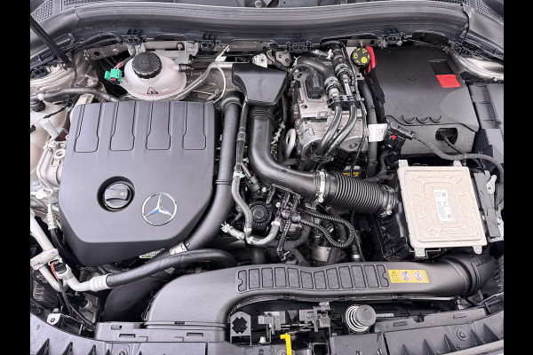 Mercedes-Benz B-Klasse 250e AMG // SoH 92,3% // Trekhaak // Carplay // Camera // Sfeerverlichting // Nightpakket // LED koplampen