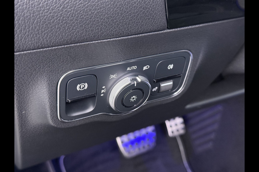 Mercedes-Benz B-Klasse 250e AMG // SoH 92,3% // Trekhaak // Carplay // Camera // Sfeerverlichting // Nightpakket // LED koplampen