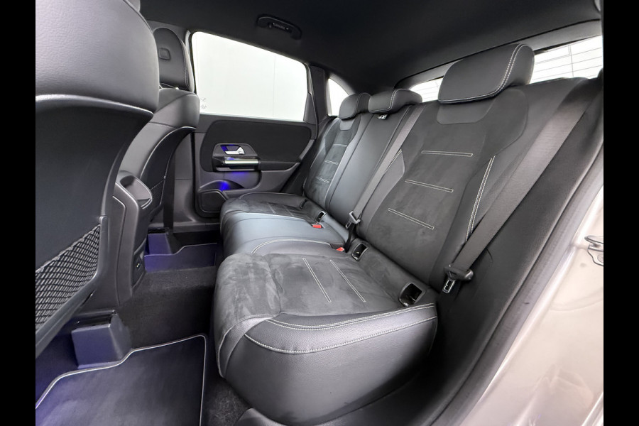 Mercedes-Benz B-Klasse 250e AMG // SoH 92,3% // Trekhaak // Carplay // Camera // Sfeerverlichting // Nightpakket // LED koplampen
