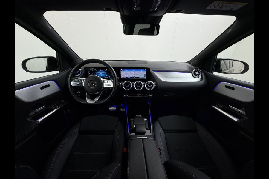 Mercedes-Benz B-Klasse 250e AMG // SoH 92,3% // Trekhaak // Carplay // Camera // Sfeerverlichting // Nightpakket // LED koplampen
