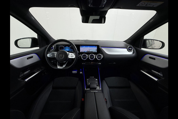 Mercedes-Benz B-Klasse 250e AMG // SoH 92,3% // Trekhaak // Carplay // Camera // Sfeerverlichting // Nightpakket // LED koplampen