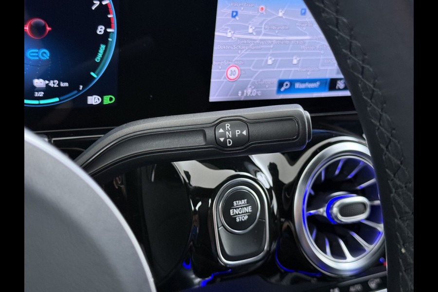 Mercedes-Benz B-Klasse 250e AMG // SoH 92,3% // Trekhaak // Carplay // Camera // Sfeerverlichting // Nightpakket // LED koplampen