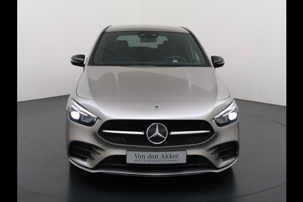 Mercedes-Benz B-Klasse 250e AMG // SoH 92,3% // Trekhaak // Carplay // Camera // Sfeerverlichting // Nightpakket // LED koplampen