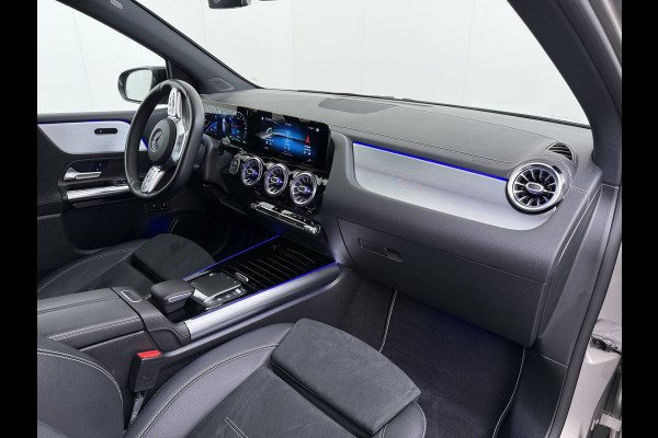 Mercedes-Benz B-Klasse 250e AMG // SoH 92,3% // Trekhaak // Carplay // Camera // Sfeerverlichting // Nightpakket // LED koplampen